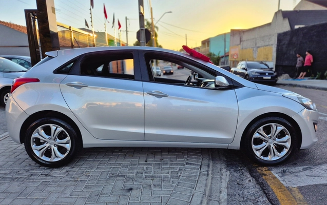 imagem-https://www.socarrao.com.br/sc-vehicle-images-prod/1026413/1776976978782-MjAyNjA0MjNfMTcyNzQwLmpwZw.jpg