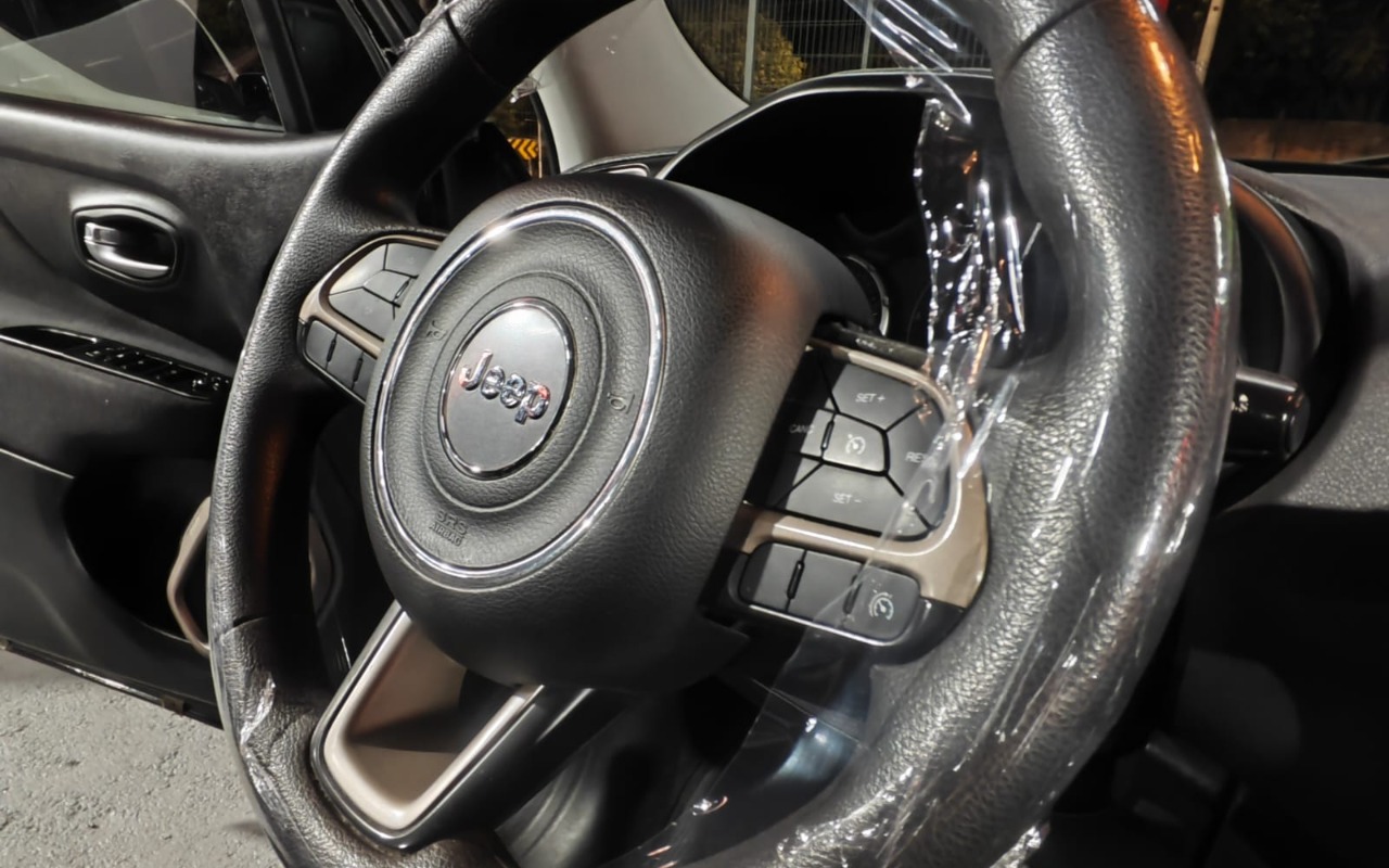 imagem-https://www.socarrao.com.br/sc-vehicle-images-prod/1026559/1776978941894-MzlhMDc0NmYtOWJmZC00NGMzLTk0MWEtMzZiMjcxZDY2NzJiLmpwZw.jpg