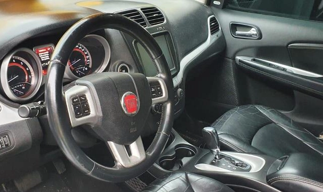 imagem-https://www.socarrao.com.br/sc-vehicle-images-prod/1027550/1777033587231-5437913_4_B_92eb363656.jpeg