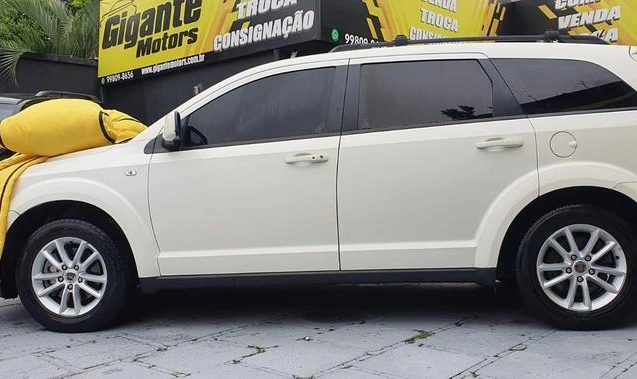 imagem-https://www.socarrao.com.br/sc-vehicle-images-prod/1027550/1777033587232-5437913_4_B_976e86ed81.jpeg