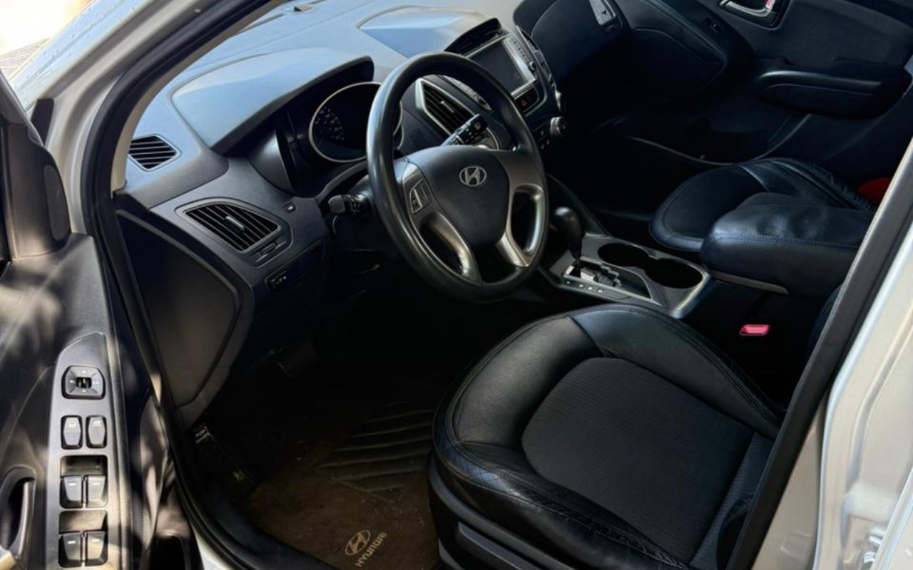imagem-https://www.socarrao.com.br/sc-vehicle-images-prod/1027639/1777036214776-SU1HXzMzMTcuanBlZw.jpeg