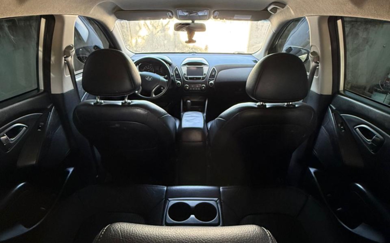 imagem-https://www.socarrao.com.br/sc-vehicle-images-prod/1027639/1777036215036-SU1HXzMzMTYuanBlZw.jpeg