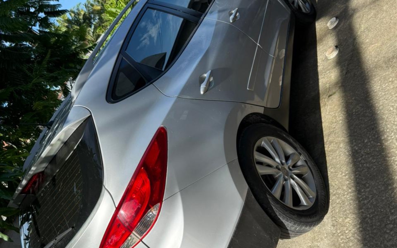 imagem-https://www.socarrao.com.br/sc-vehicle-images-prod/1027639/1777036300192-SU1HXzMzMTAuanBlZw.jpeg