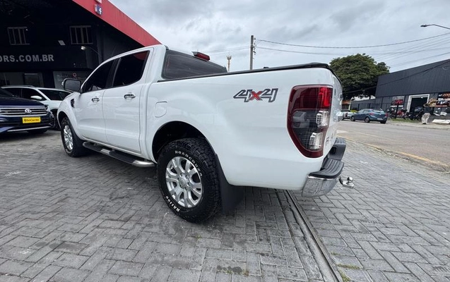 imagem-https://www.socarrao.com.br/sc-vehicle-images-prod/1027682/1785934518730-7625628_11_B_48505114ee.jpeg