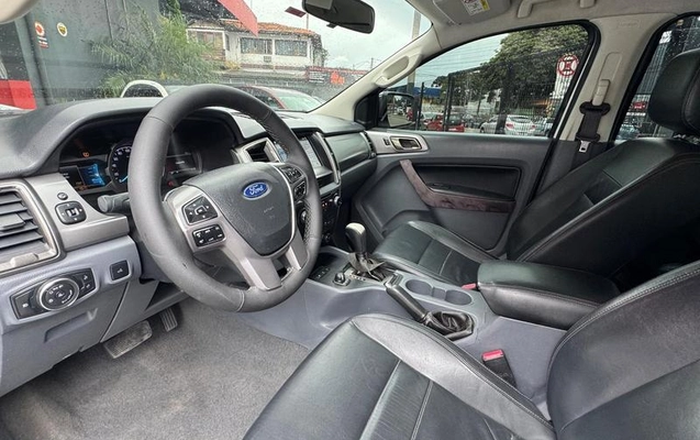 imagem-https://www.socarrao.com.br/sc-vehicle-images-prod/1027682/1785934518730-7625628_12_B_e0080c35c6.jpeg
