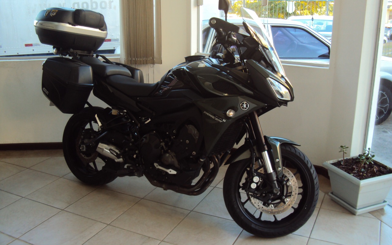 YAMAHA MT-09 TRACER  na cor Cinza em Curitiba / PR - 1027699