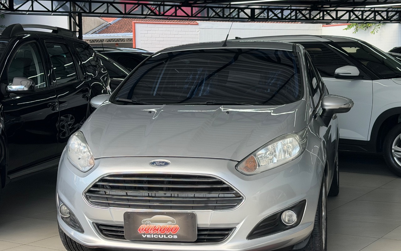 Ford Fiesta 2016 Prata — foto 1 de 3
