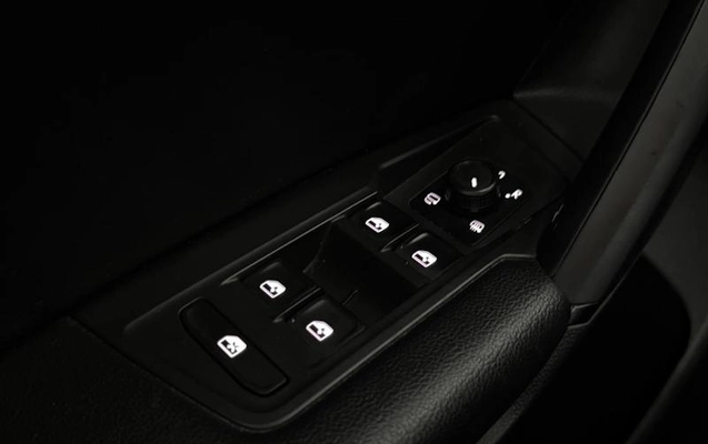 imagem-https://www.socarrao.com.br/sc-vehicle-images-prod/1027833/1781019267868-7763204_29_B_48c4eb1d4f.jpeg