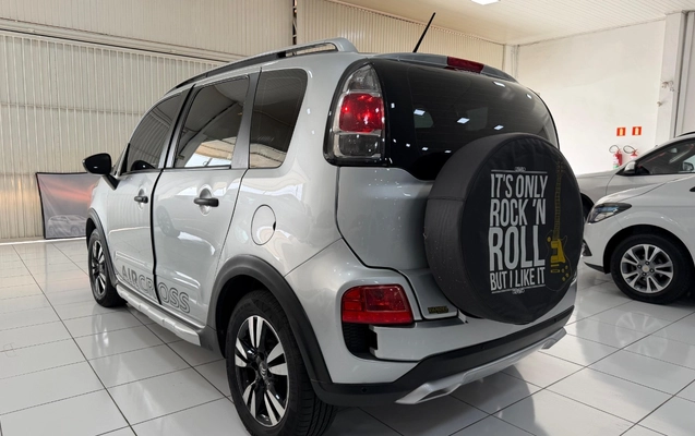 imagem-https://www.socarrao.com.br/sc-vehicle-images-prod/1027899/1777041668285-V2hhdHNBcHAgSW1hZ2UgMjAyNi0wNC0yNCBhdCAxMS4xOS4zMi5qcGVn.jpeg
