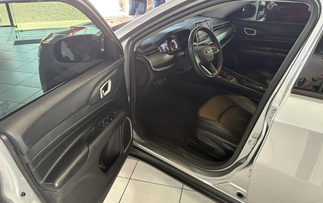imagem-https://www.socarrao.com.br/sc-vehicle-images-prod/1027902/1788291874916-5NHEDUx7sbtPGUKoxkO6uLFypeoephzj.jpg