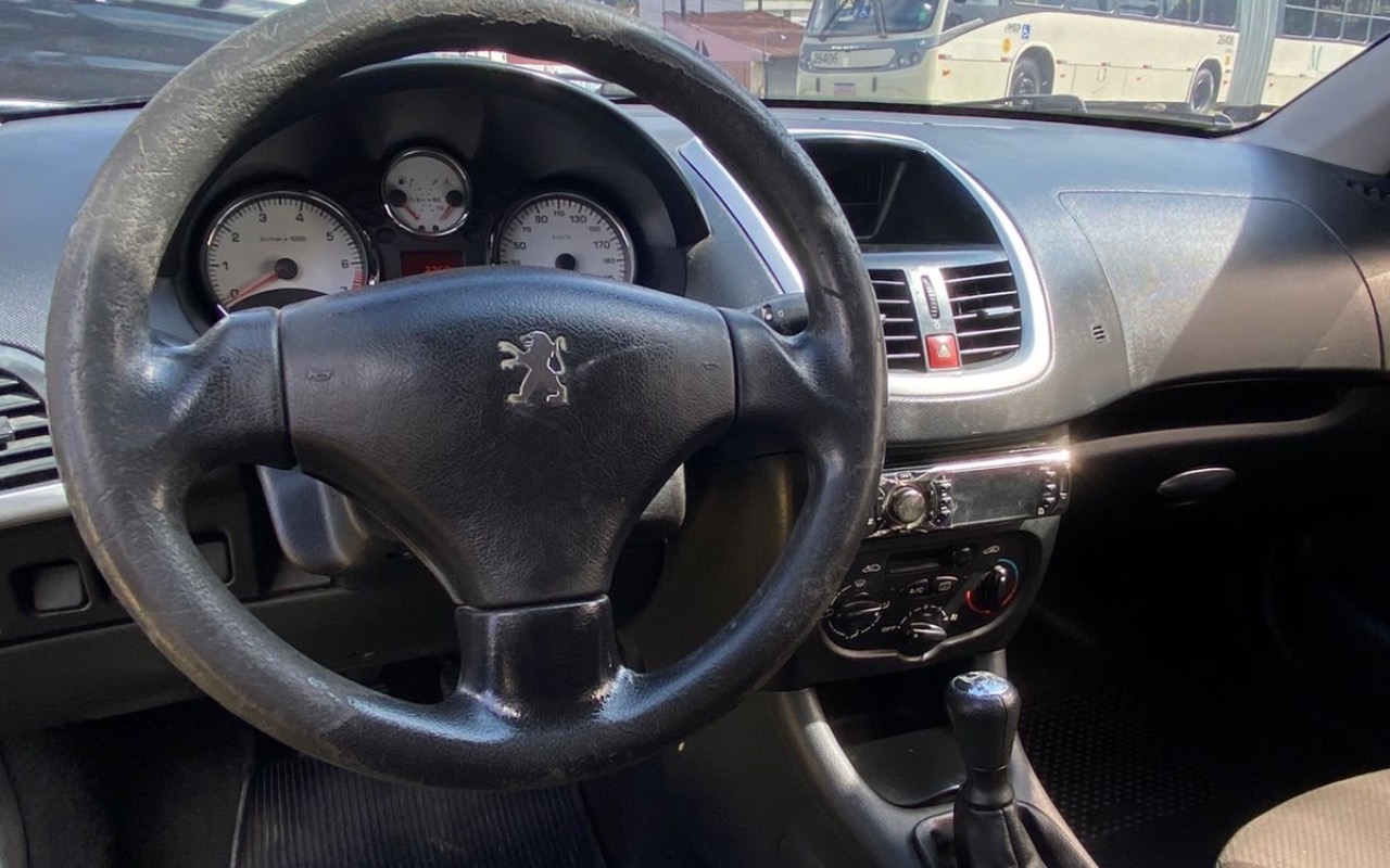 imagem-https://www.socarrao.com.br/sc-vehicle-images-prod/1027912/1777042341524-NDIyNDFjZTMtNzRhOS00YTgyLTg4MjgtNTgzYzgyOTBiYTFhLmpwZWc.jpeg