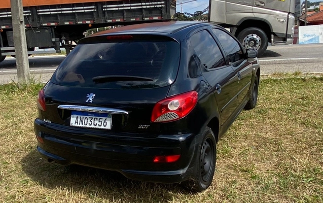 imagem-https://www.socarrao.com.br/sc-vehicle-images-prod/1027912/1777042341826-ODlhOWUyMDgtNTFlOS00NWYyLWE1NzEtZTdjNWE5NDQ3NDBjLmpwZWc.jpeg
