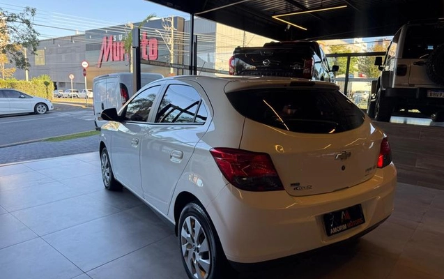 imagem-https://www.socarrao.com.br/sc-vehicle-images-prod/1028021/1785329102062-8017029_20_B_526d0d2ee8.jpeg