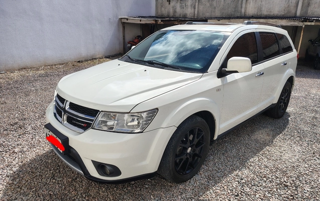 imagem-https://www.socarrao.com.br/sc-vehicle-images-prod/1028043/1777053614550-SU1HXzIwMjYwNDI0XzEyMDkwMTAwMl9IRFJ-Mi5qcGc.jpg