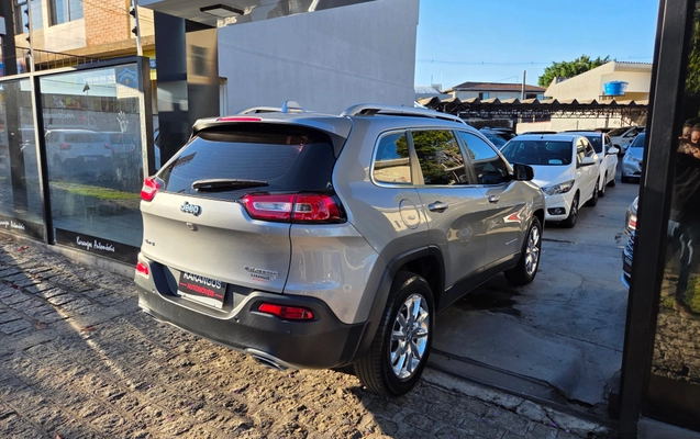 imagem-https://www.socarrao.com.br/sc-vehicle-images-prod/1028153/1777047320215-8e995a29-d493-4edd-91e4-9f987f5e71c1.jpg