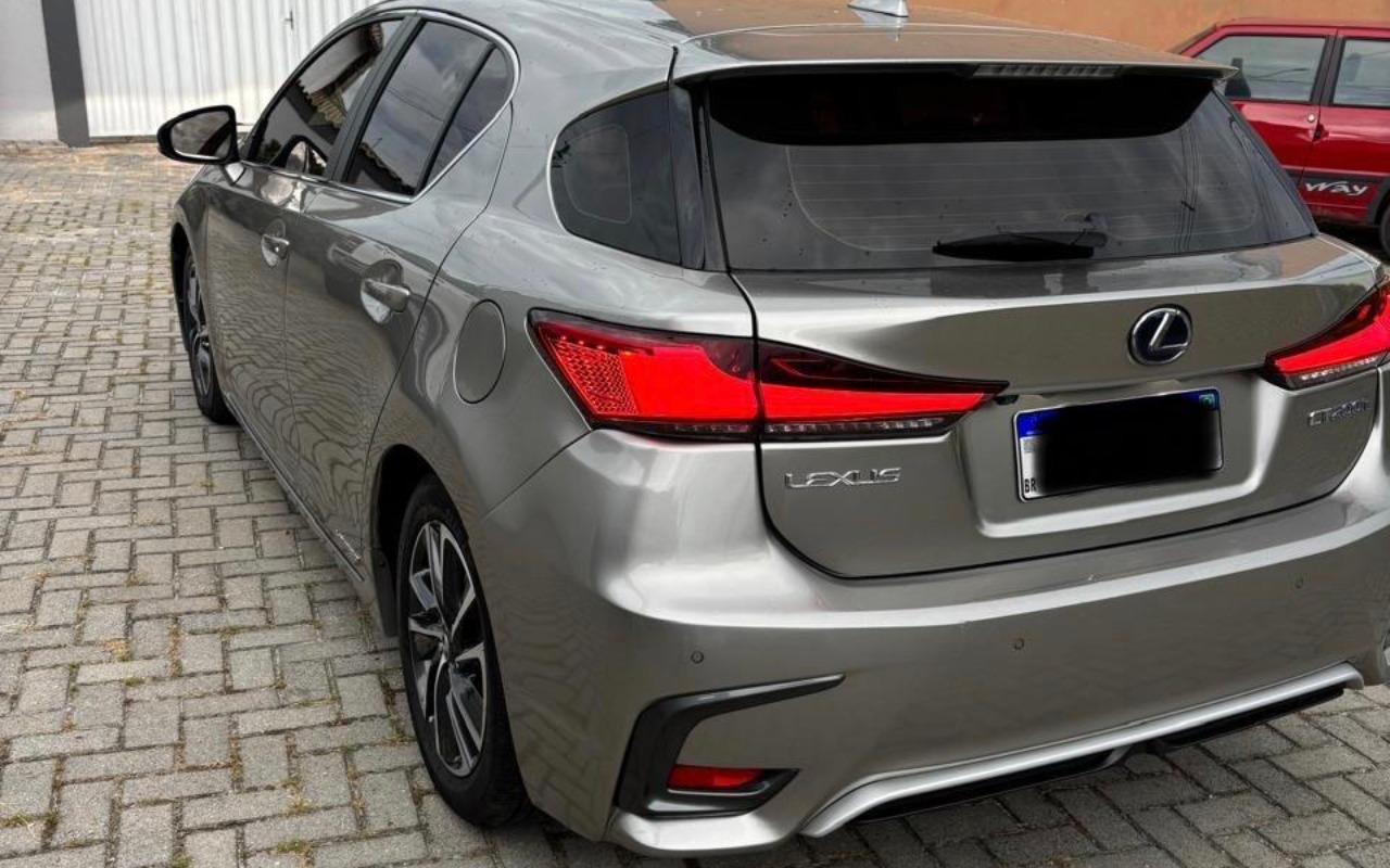 imagem-https://www.socarrao.com.br/sc-vehicle-images-prod/1028168/1777047791693-SU1HLTIwMjYwNDI0LVdBMDA4MS5qcGc.jpg