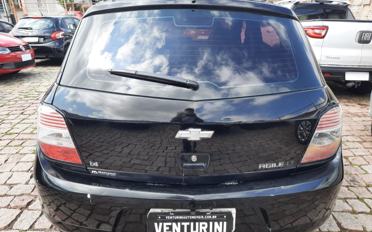 imagem-https://www.socarrao.com.br/sc-vehicle-images-prod/1028178/1777047487877-SU1HLTIwMjYwNDI0LVdBMDAwNC5qcGc.jpg