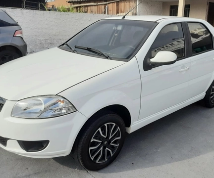 Fiat Siena 2015 Branco — foto 1 de 3