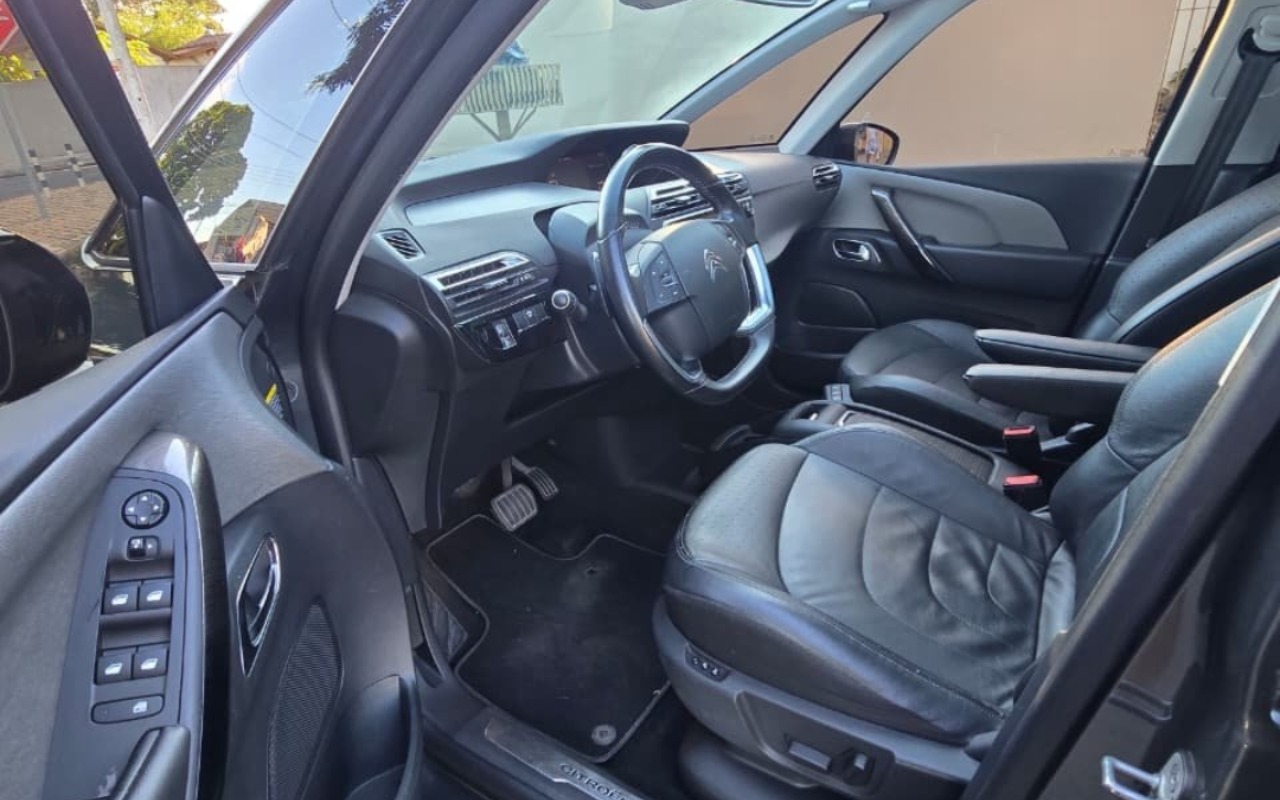 imagem-https://www.socarrao.com.br/sc-vehicle-images-prod/1028352/1777052834049-U2NyZWVuc2hvdF8yMDI2LTAyLTE3LTE2LTEyLTMyLTgzOV9jb20uZmFjZWJvb2sua2F0YW5hLmpwZw.jpg