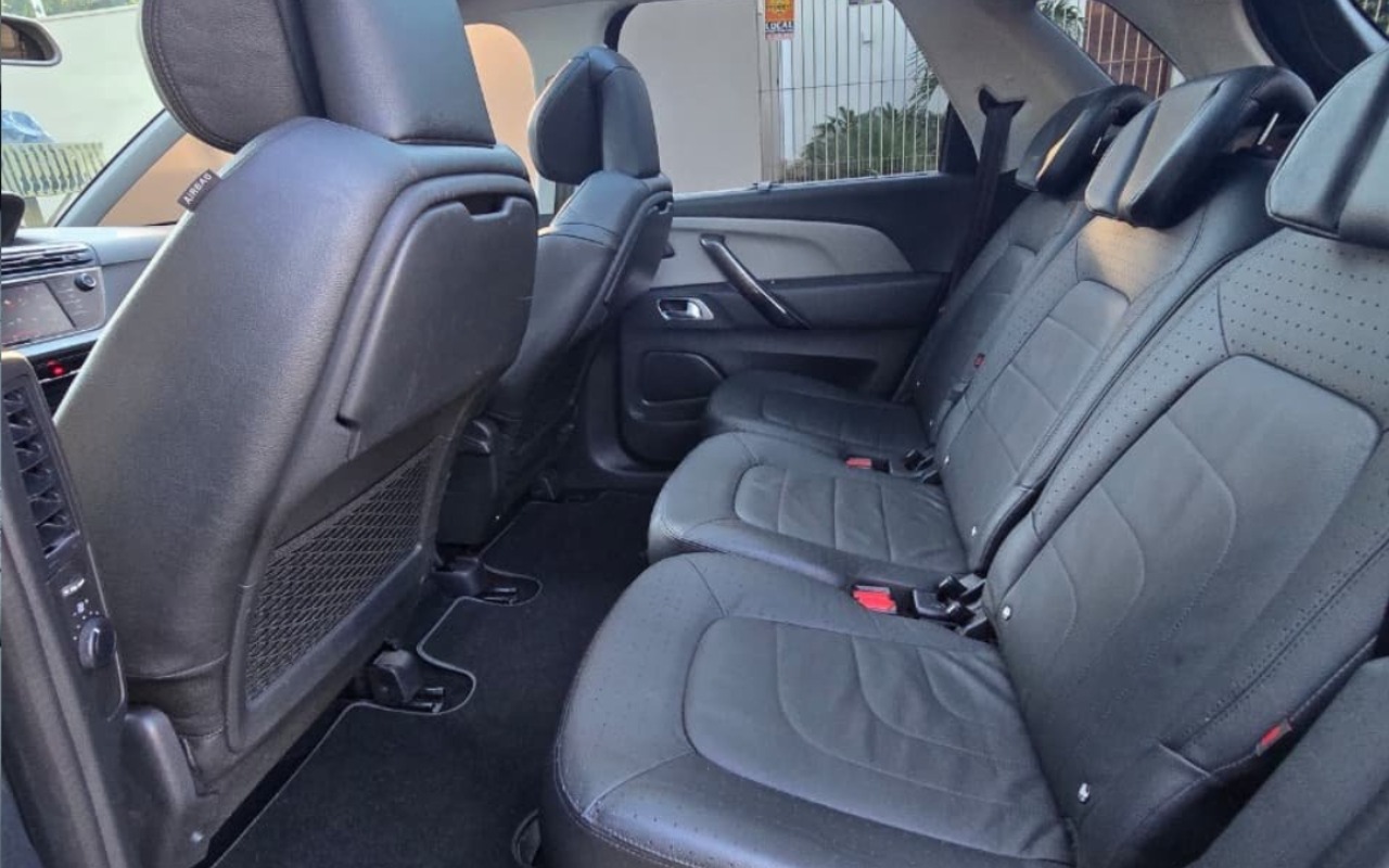 imagem-https://www.socarrao.com.br/sc-vehicle-images-prod/1028352/1777052834360-U2NyZWVuc2hvdF8yMDI2LTAyLTE3LTE2LTEyLTQwLTA2OV9jb20uZmFjZWJvb2sua2F0YW5hLmpwZw.jpg