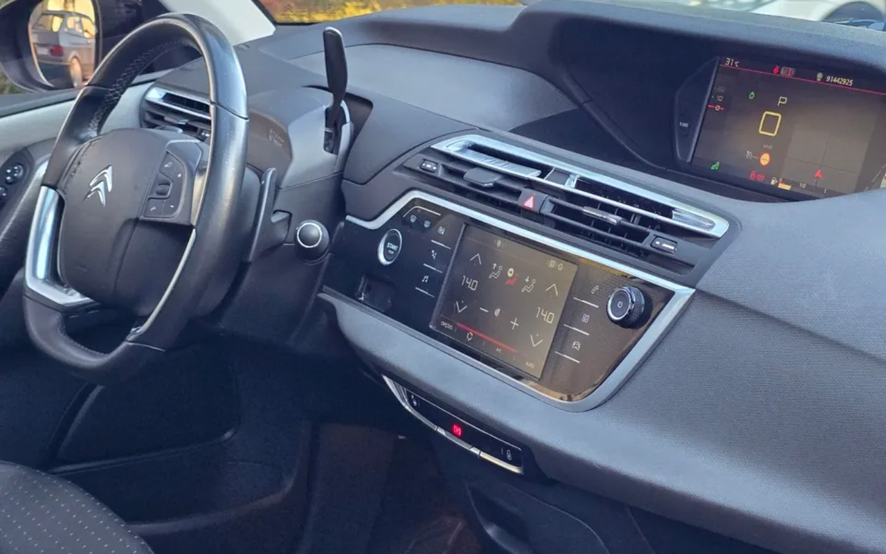 imagem-https://www.socarrao.com.br/sc-vehicle-images-prod/1028352/1777052835822-MjY4NjI3MjQ2MjA4MjU3IC0gQ29waWEuSlBFRw.JPEG