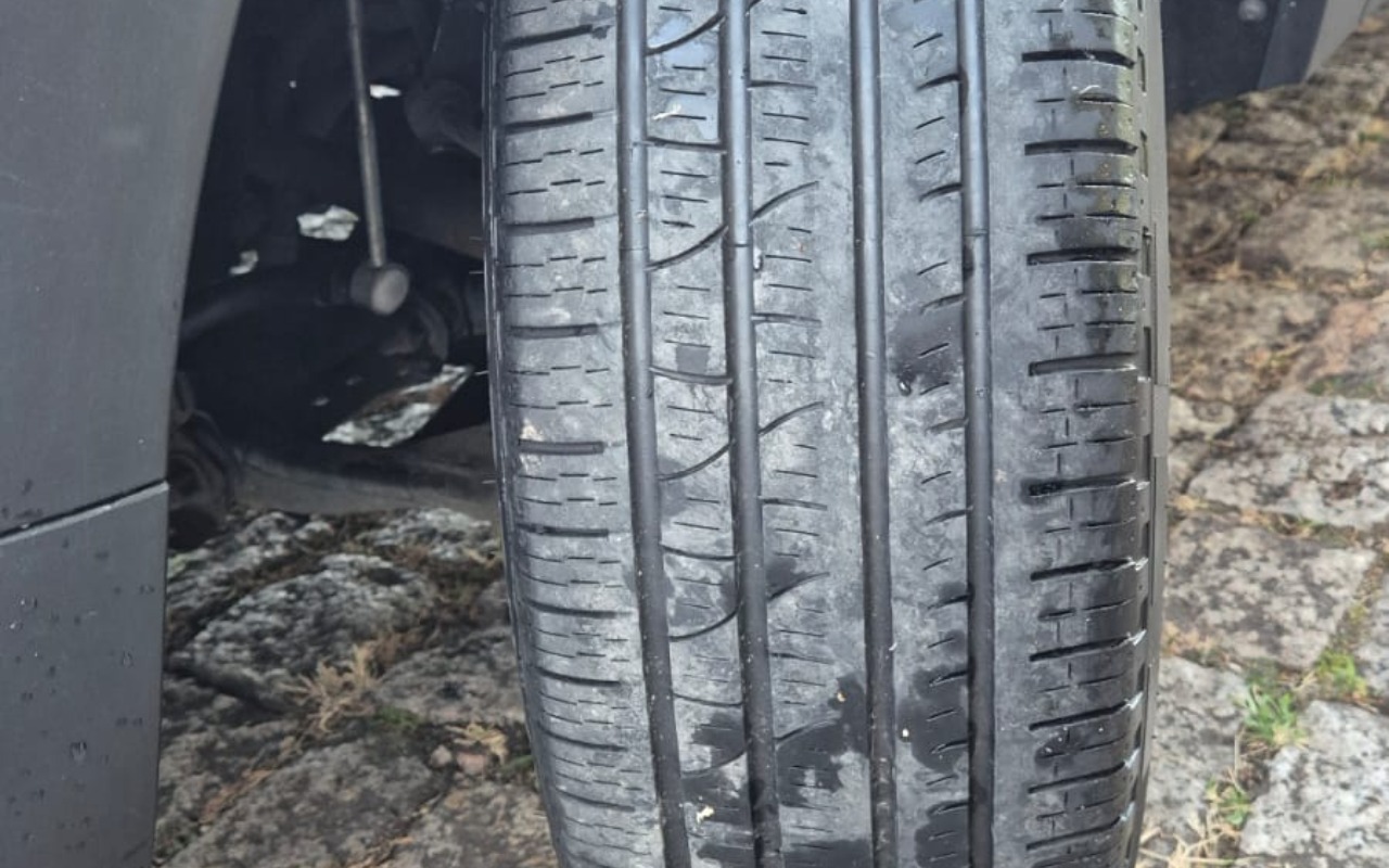 imagem-https://www.socarrao.com.br/sc-vehicle-images-prod/1028451/1777053181590-V2hhdHNBcHAgSW1hZ2UgMjAyNi0wNC0yNCBhdCAxMS4yMS41MSAoNCkuanBlZw.jpeg