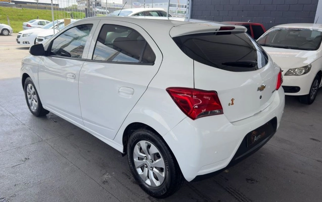 imagem-https://www.socarrao.com.br/sc-vehicle-images-prod/1028753/1788975427333-gb-945e0f9.jpeg