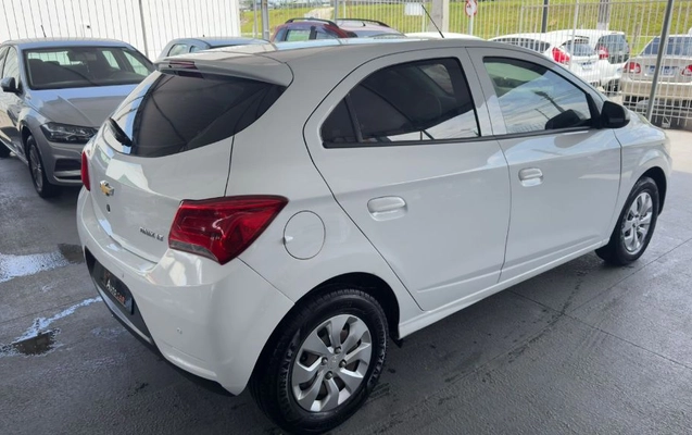 imagem-https://www.socarrao.com.br/sc-vehicle-images-prod/1028753/1788975427335-gb-4c03d87.jpeg