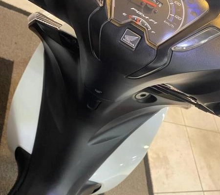 imagem-https://www.socarrao.com.br/sc-vehicle-images-prod/1028764/1786039734909-7997985_6_B_f3e2437bf3.jpeg