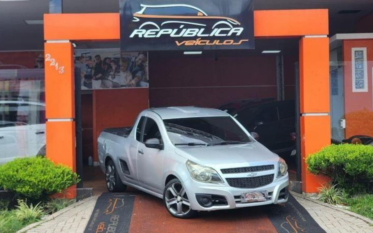 Chevrolet Montana LS 1.4 ECONOFLEX 8V 2p na cor Prata em Curitiba / PR - 1028785