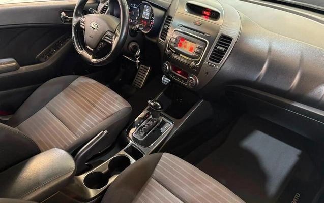 imagem-https://www.socarrao.com.br/sc-vehicle-images-prod/1028820/1778079966929-8025361_5_B_1659c80e18.jpeg