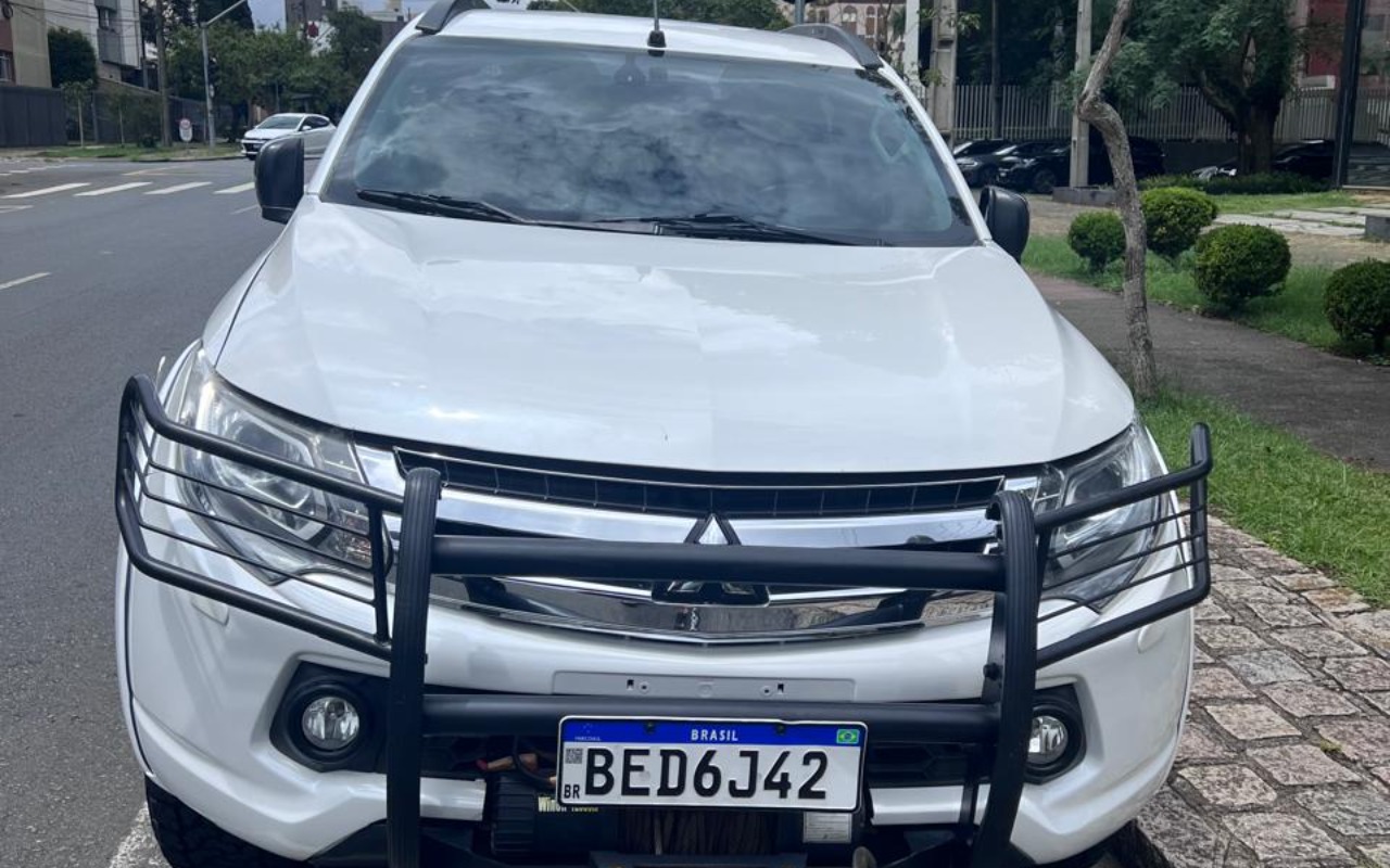 imagem-https://www.socarrao.com.br/sc-vehicle-images-prod/1028866/1777059819220-V2hhdHNBcHAgSW1hZ2UgMjAyNi0wNC0yNCBhdCAwOS41OS4wNyAoMSkuanBlZw.jpeg