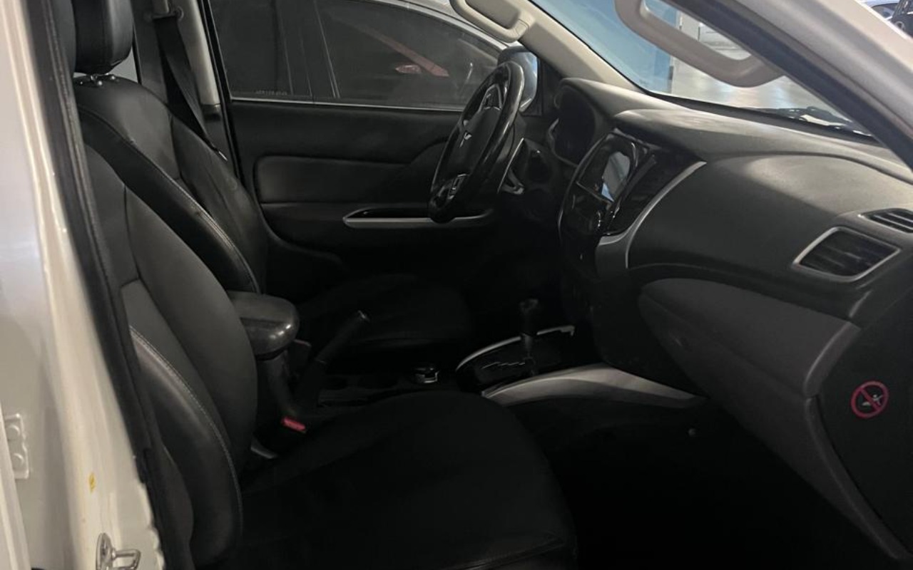 imagem-https://www.socarrao.com.br/sc-vehicle-images-prod/1028866/1777059820890-V2hhdHNBcHAgSW1hZ2UgMjAyNi0wNC0yNCBhdCAwOS41OS4wOC5qcGVn.jpeg