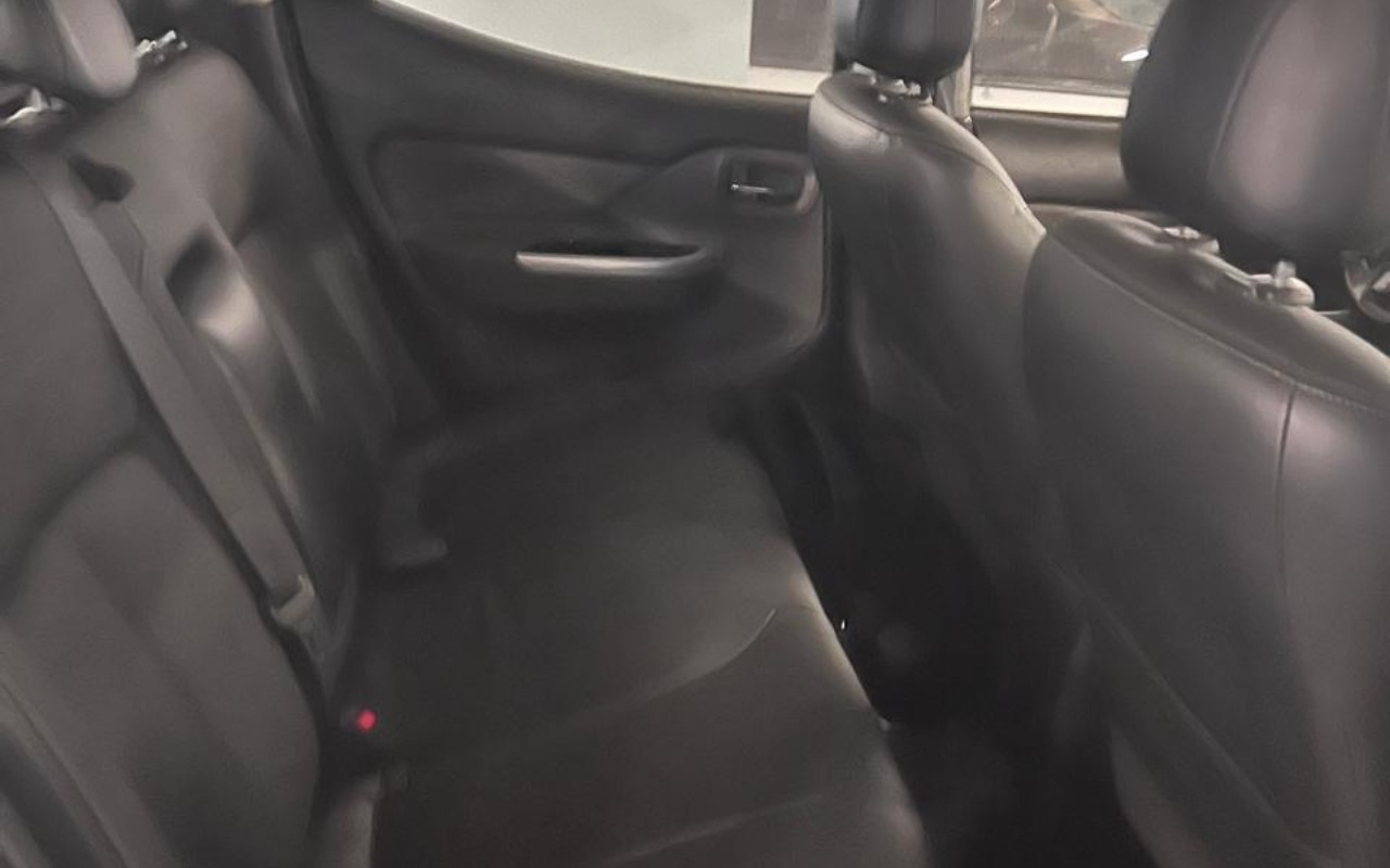 imagem-https://www.socarrao.com.br/sc-vehicle-images-prod/1028866/1777059821223-V2hhdHNBcHAgSW1hZ2UgMjAyNi0wNC0yNCBhdCAwOS41OS4wOCAoMSkuanBlZw.jpeg