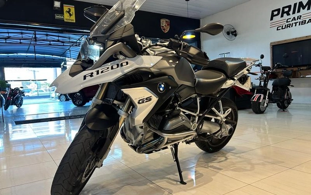 imagem-https://www.socarrao.com.br/sc-vehicle-images-prod/1029071/1789060487235-8025862_10_B_9a191d2ea3.jpeg