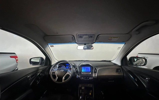 imagem-https://www.socarrao.com.br/sc-vehicle-images-prod/1029310/1777070345252-31d2ca7a88eb4268b72140da48d157ef_1777070330932.jpeg