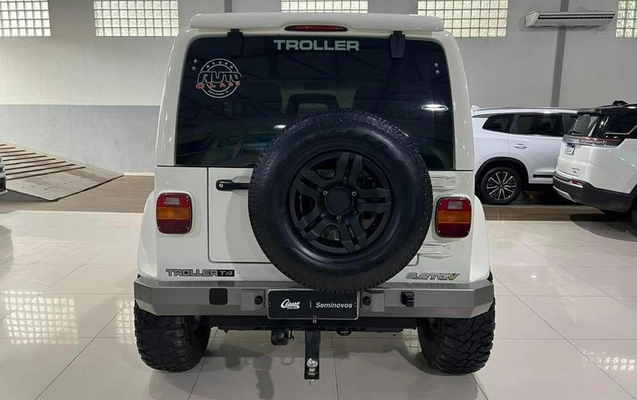 imagem-https://www.socarrao.com.br/sc-vehicle-images-prod/1030019/1786467809057-7940427_1_B_7e34599707.jpeg