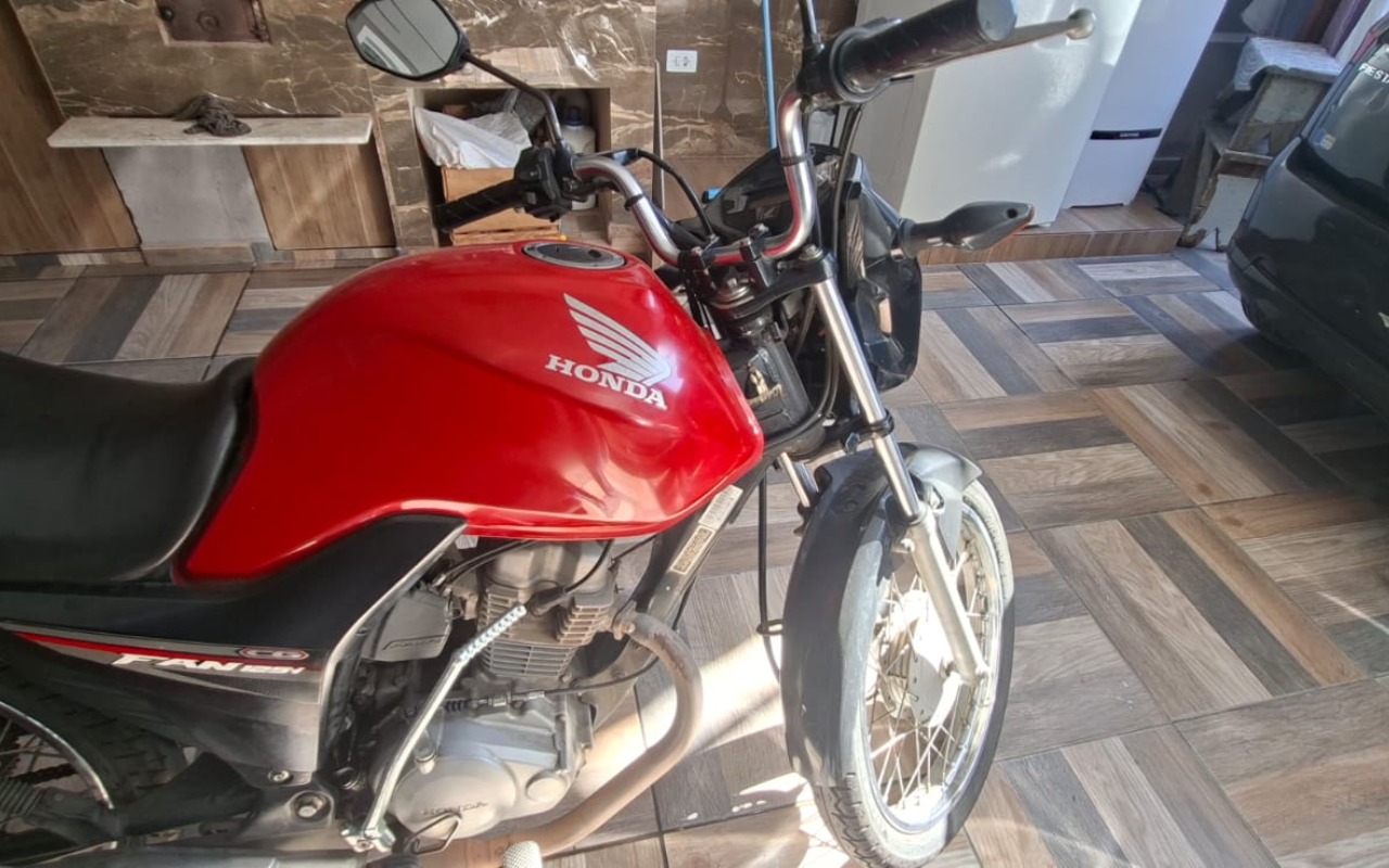 imagem-https://www.socarrao.com.br/sc-vehicle-images-prod/1030075/1777331963155-SU1HLTIwMjYwNDIzLVdBMDAxNy5qcGc.jpg