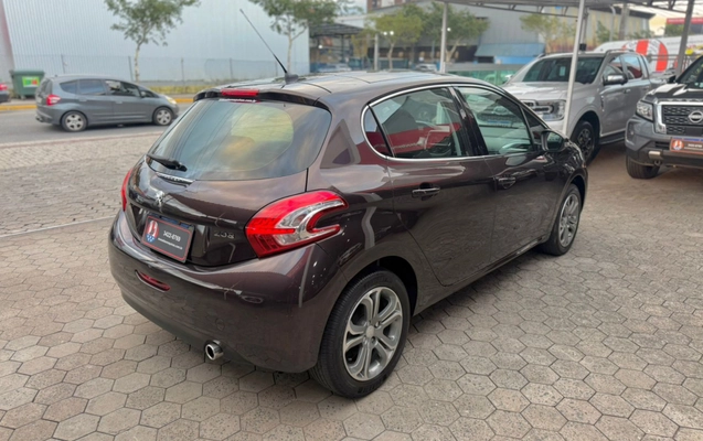 imagem-https://www.socarrao.com.br/sc-vehicle-images-prod/1030091/1777126640804-e74da855-49ae-44fc-a5fe-969c31ae9c62.jpg