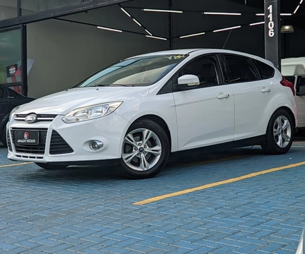 Ford Focus 2014 Branco — foto 1 de 3