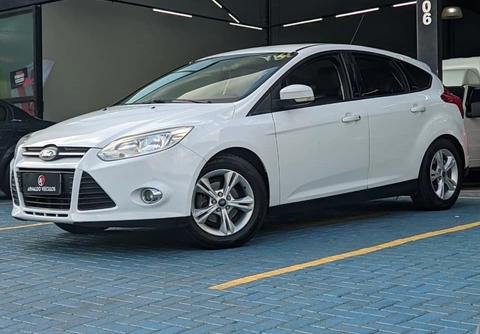 Ford Focus 2014 Branco — foto 1 de 3