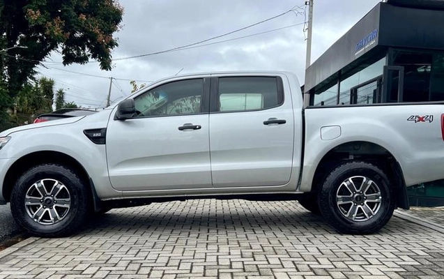 imagem-https://www.socarrao.com.br/sc-vehicle-images-prod/1030211/1789415979467-8028103_11_B_dfb0a0c3e0.jpeg