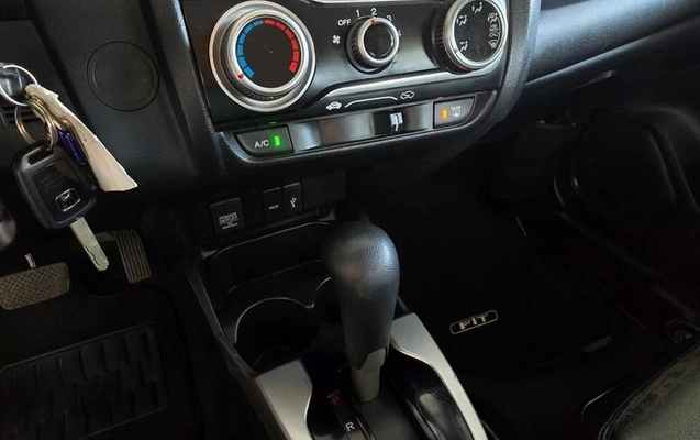 imagem-https://www.socarrao.com.br/sc-vehicle-images-prod/1030747/1782233324002-7950225_8_B_efd5a2e578.jpeg