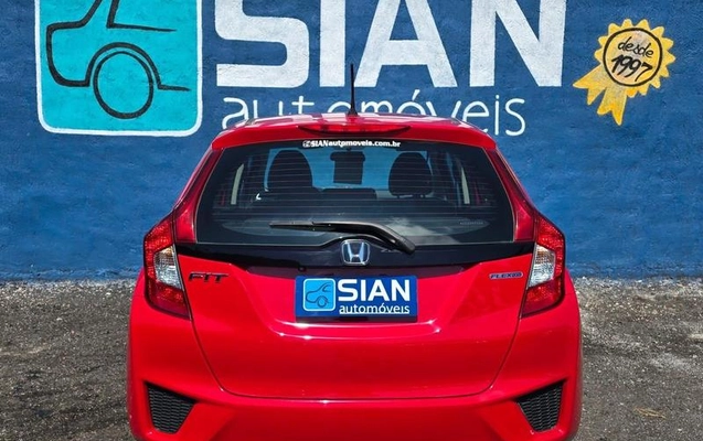 imagem-https://www.socarrao.com.br/sc-vehicle-images-prod/1030747/1782233324012-7950225_15_B_13c1bf477e.jpeg