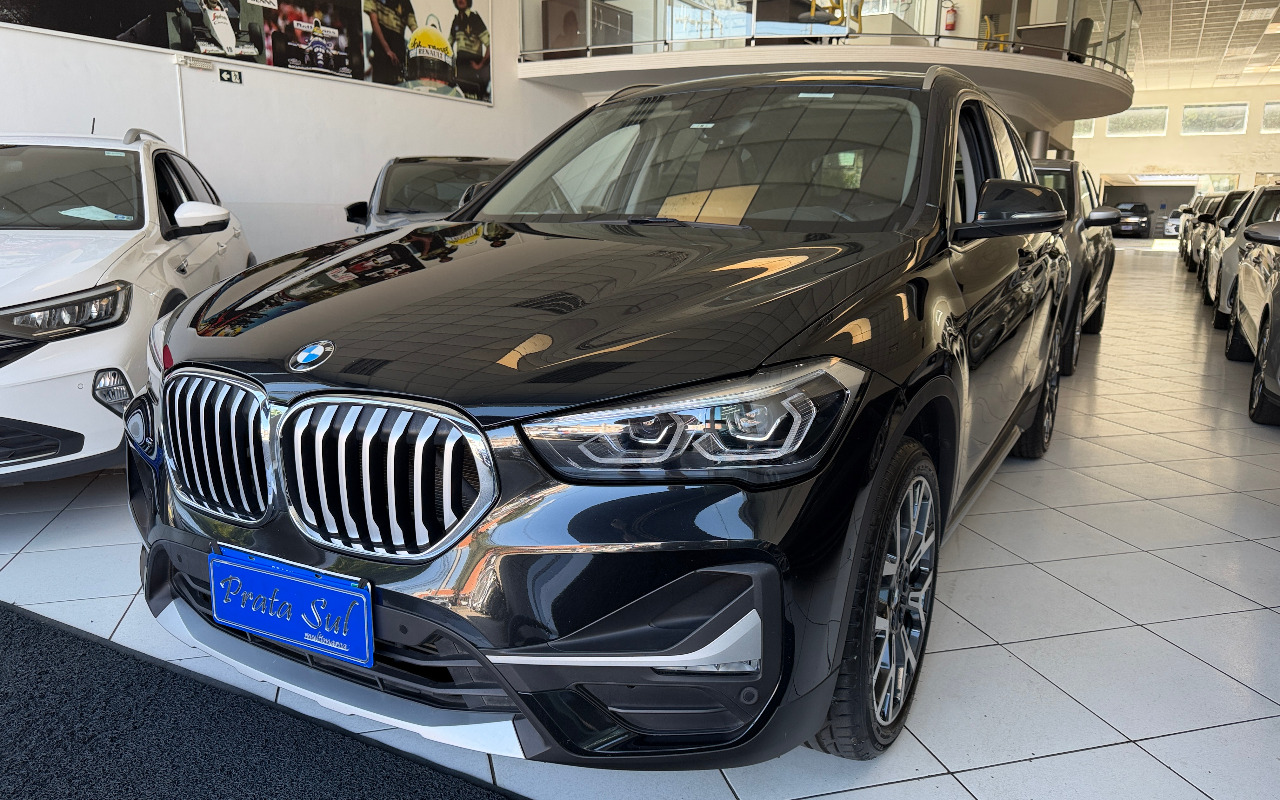 BMW X1 2022 Preto — foto 1 de 3