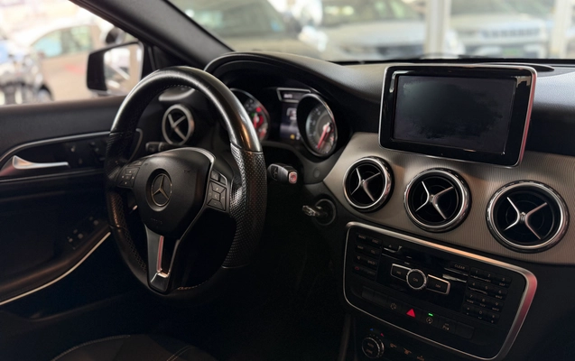 imagem-https://www.socarrao.com.br/sc-vehicle-images-prod/1031324/1782159098383-7da9ea35-c293-45c3-b2ed-2cb5d33e6aa5.jpg
