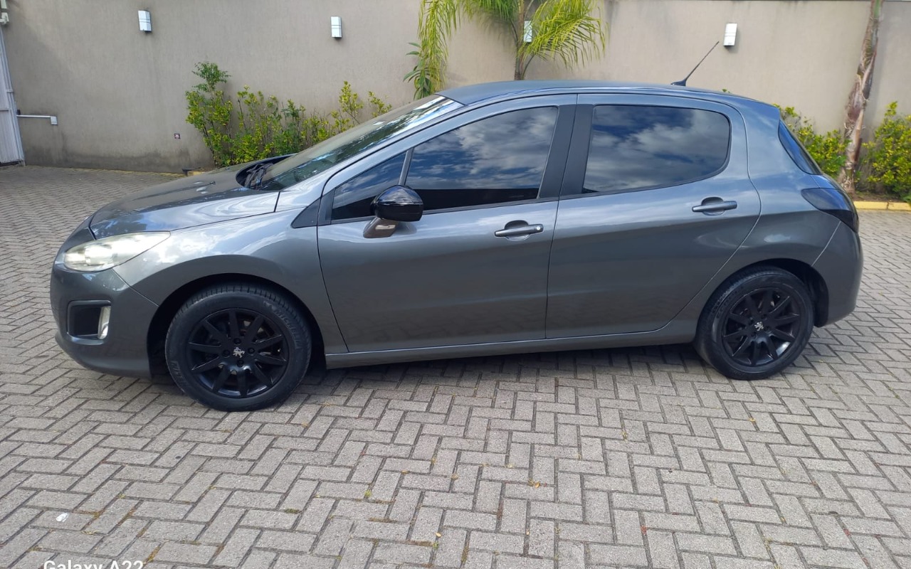 imagem-https://www.socarrao.com.br/sc-vehicle-images-prod/1032177/1777295762691-V2hhdHNBcHAgSW1hZ2UgMjAyNi0wNC0yNyBhdCAxMC4xMi41NiAoMSkuanBlZw.jpeg