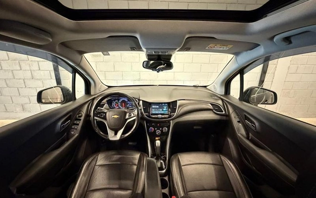 imagem-https://www.socarrao.com.br/sc-vehicle-images-prod/1032578/1777303181184-8004785_11_B_7c756286b7.jpeg