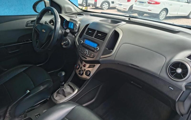 imagem-https://www.socarrao.com.br/sc-vehicle-images-prod/1032661/1782481833777-8027757_4_B_e30b9cdda4.jpeg