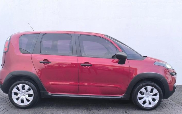 imagem-https://www.socarrao.com.br/sc-vehicle-images-prod/1032663/1782580822235-7972395_26_B_15c6e2a1bb.jpeg